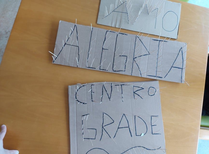 Letras em Palitos e picotados