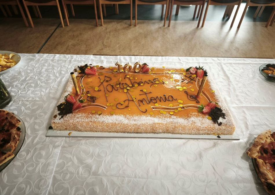 Um Dia Muito Especial: 100 Anos de Vida 💐😊❤️